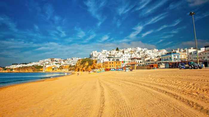 Albufeira algarve portogallo spiagge movida cosa spiaggia getyourguide info